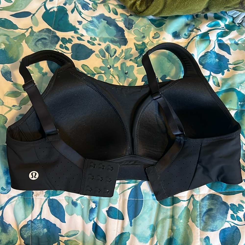 EUC 32D Lululemon Bra